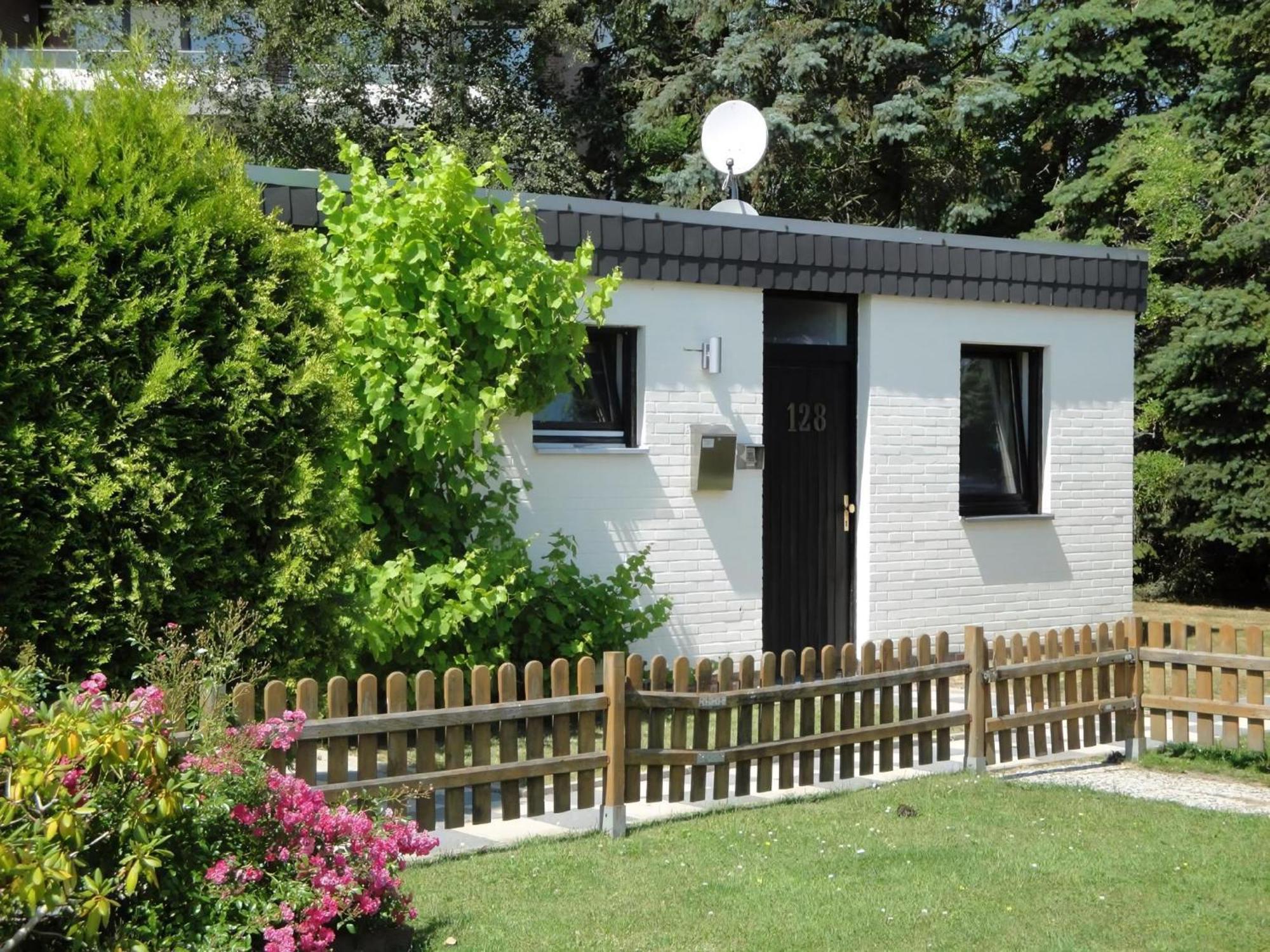 Schoenes Ferienhaus In Tossens Mit Schoenem Garten Butjadingen Zewnętrze zdjęcie